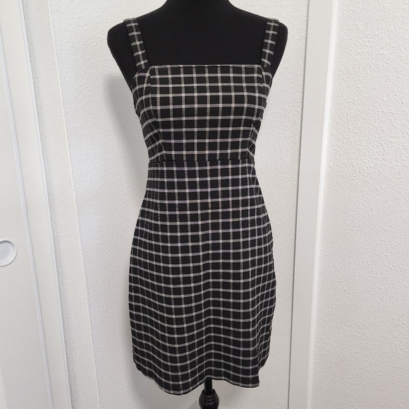 Hollister Dresses & Skirts - Hollister Black Check Stretch Square Neck Sleeveless Sheath Dress